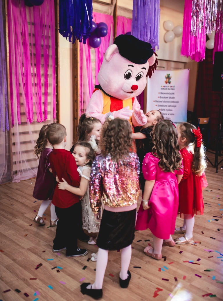 miś z&nbsp;dziećmi